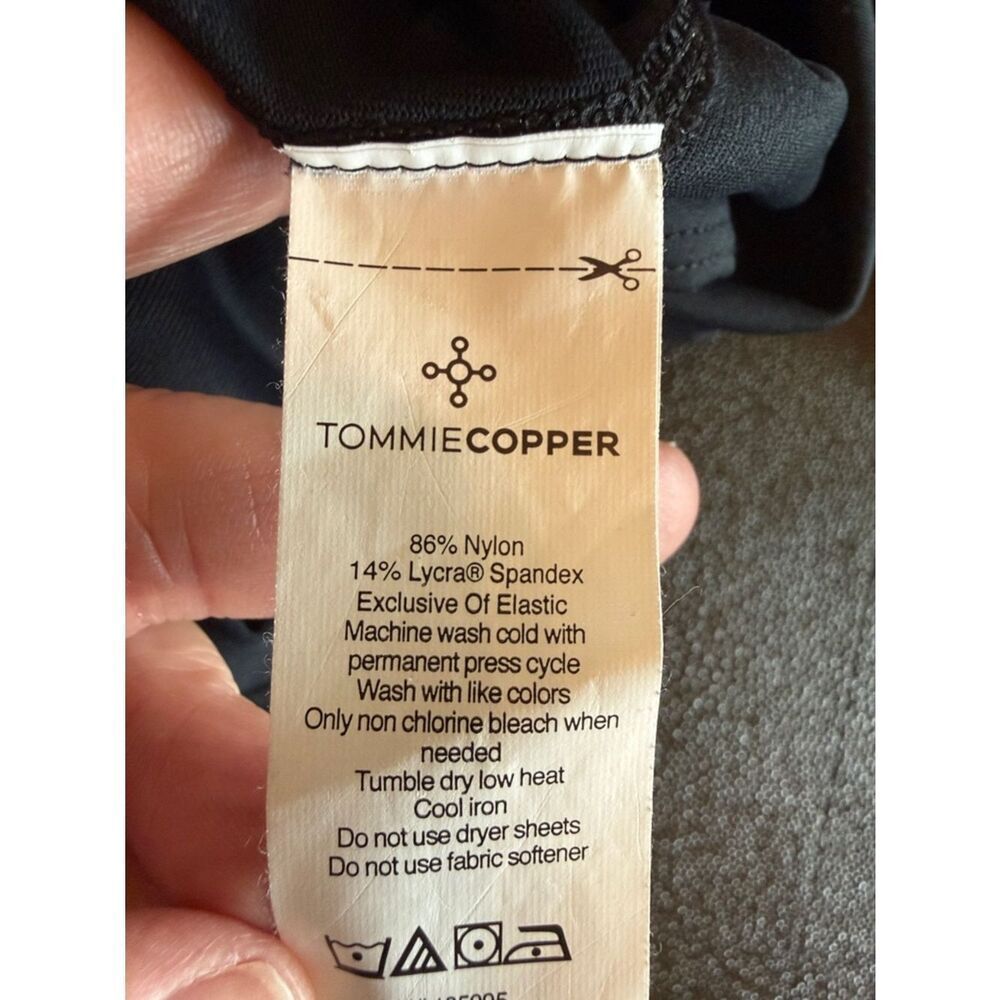 Tommie Copper Women's Long Sleeve Shoulder support Tee Black size small - Picture 8 of 11